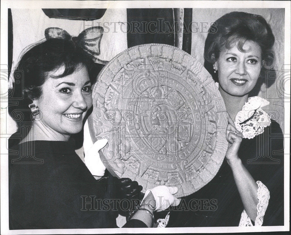 1968 Press Photo Ancient Mexico Robert Kline Walter Hardy North Shore Board - Historic Images