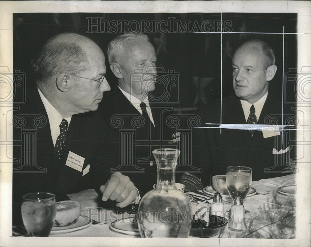 1946 Press Photo Adm Chester Nimitz Wilbur Forrest John Knight Newspaper Editors - Historic Images