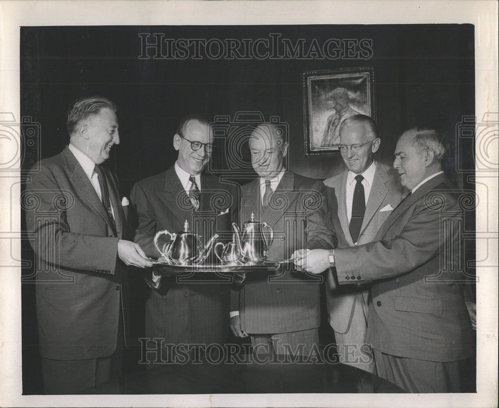 1957 Press Photo John Carmichael Knight Norlander Brasil Walter - Historic Images