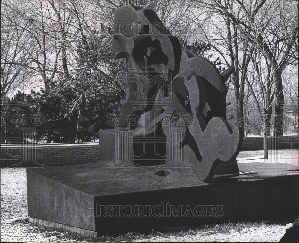 1969 Press Photo Never Inderestimate Speed Art Value Decade Public Sculpture - Historic Images