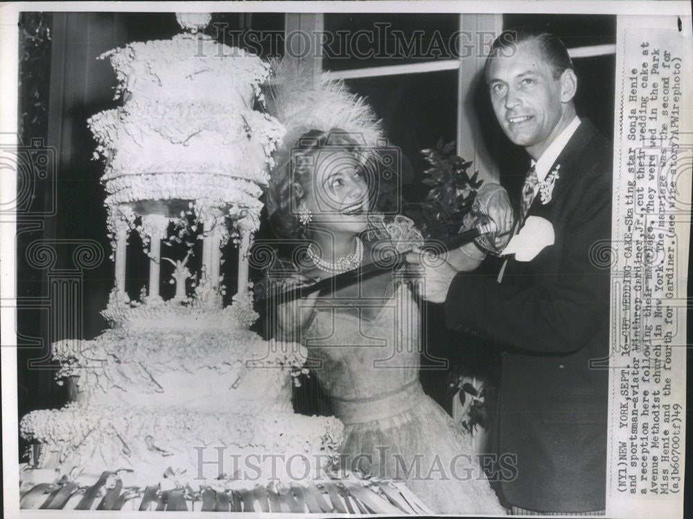 1949 Press Photo Skating star Sonja Henie Sportsman aviator Winthrop Gardiner - Historic Images