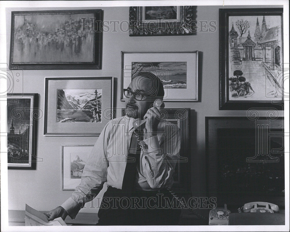 1970 Press Photo Howard Gradner Monument albums drums shells Frank Advertise - Historic Images