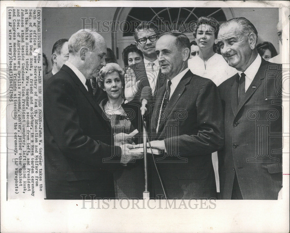 1965 Press Photo Gardner Takes Oath Of Office As HealthSecretary From Dean Rusk - Historic Images