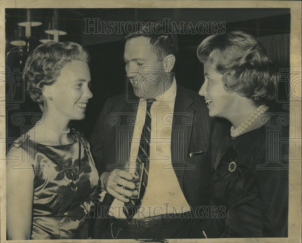 1963 Press Photo Allendale School William Searle John Garfield Camelot audience - Historic Images