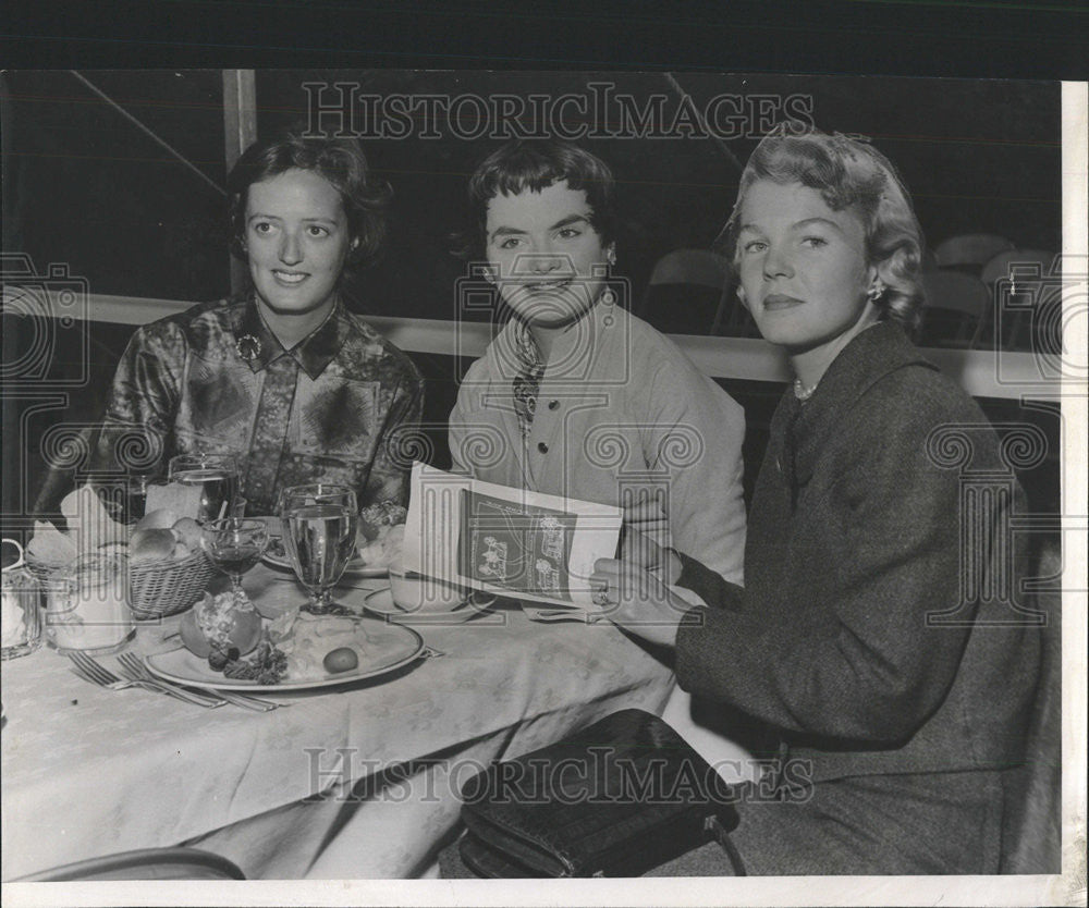 1960 Press Photo Mrs Ray Garard Mrs James Garard Jr Mrs Bowman Jr fashion Show - Historic Images