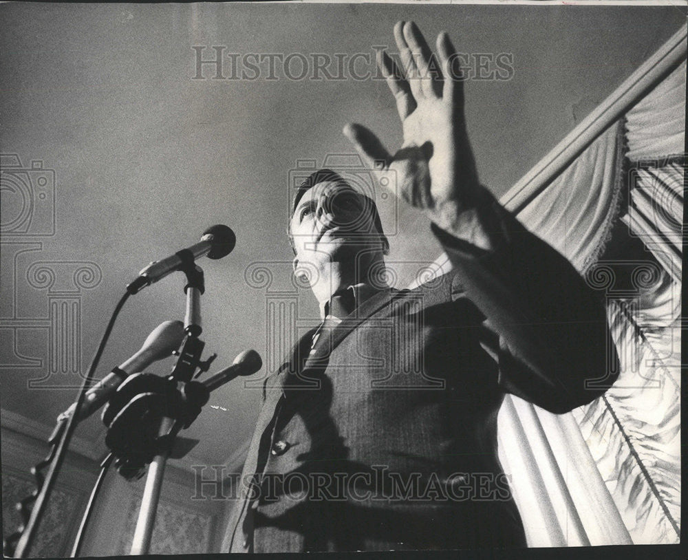 1975 Press Photo Edward V. Hanrahan Democrat Running For Mayor - Historic Images