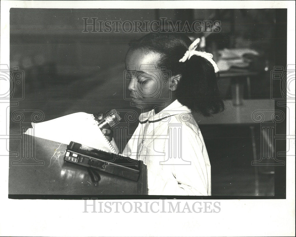 1980 Press Photo Ericka Hardin Black parent testify education board school - Historic Images