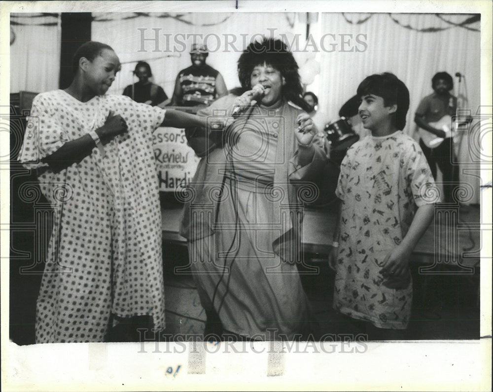 1976 Press Photo Chicago Blues festival Gloria Hardiman University blues music - Historic Images