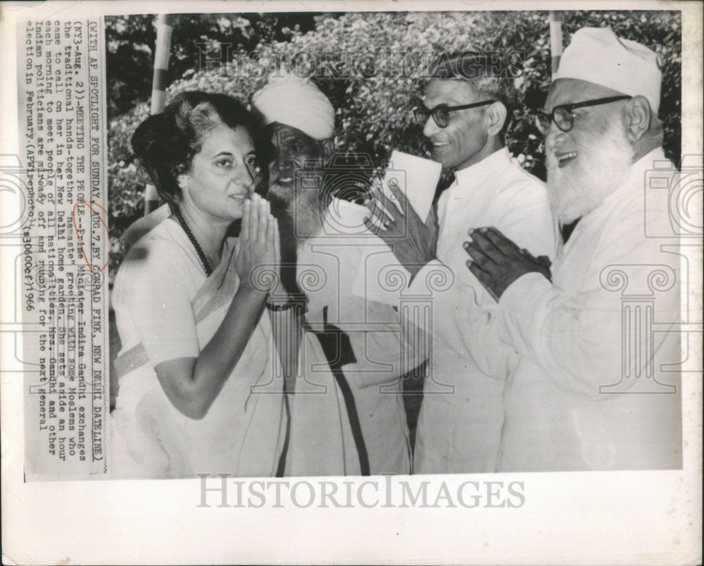 1966 Press Photo Prime minister Indira Gandhi traditional hands Namaste Moslem - Historic Images