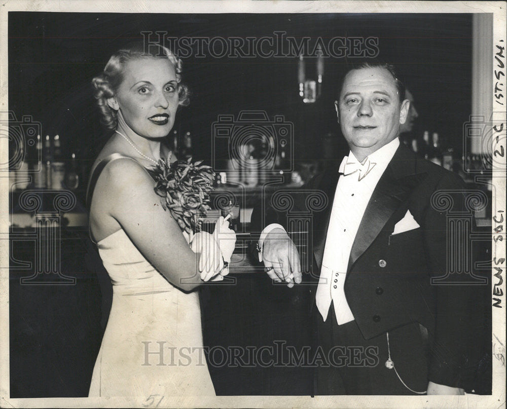 1937 Press Photo Edwin Krenn Drake Hotel Chicago - Historic Images