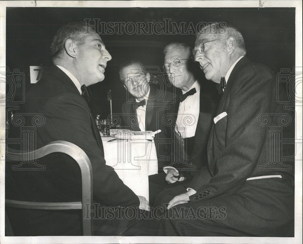 1956 Press Photo Dr. Otto Bettag Illinois director public welfare civic leaders - Historic Images