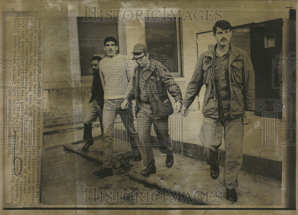 1971 Press Photo Soldiers Glenrock Gaden Kreps Held On Federal Jury In Madison - Historic Images