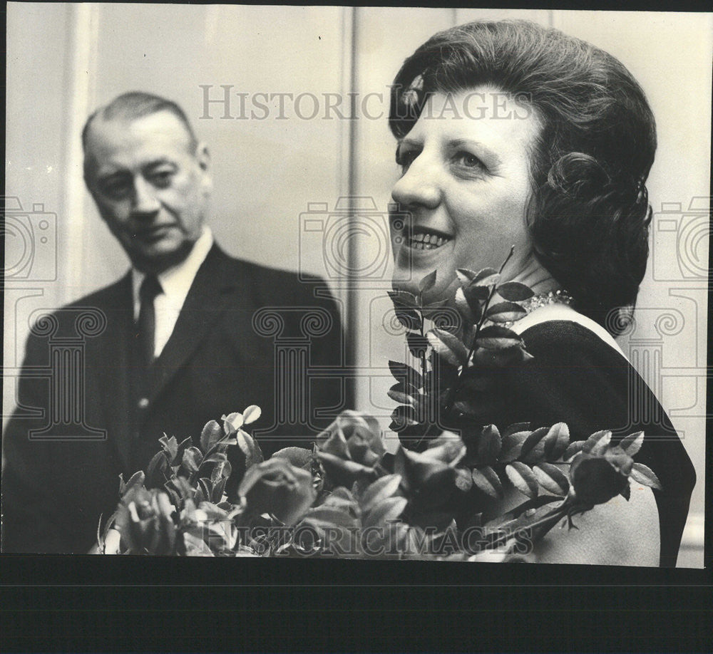 1966 Press Photo Elaine Krenz Country Foster Mother Le Moyne Woman Children - Historic Images