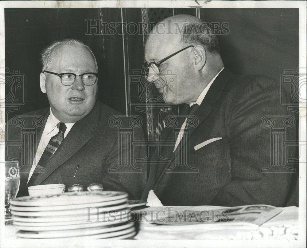 1959 Press Photo R L Krill VP State St Council T G Adams District Manager - Historic Images