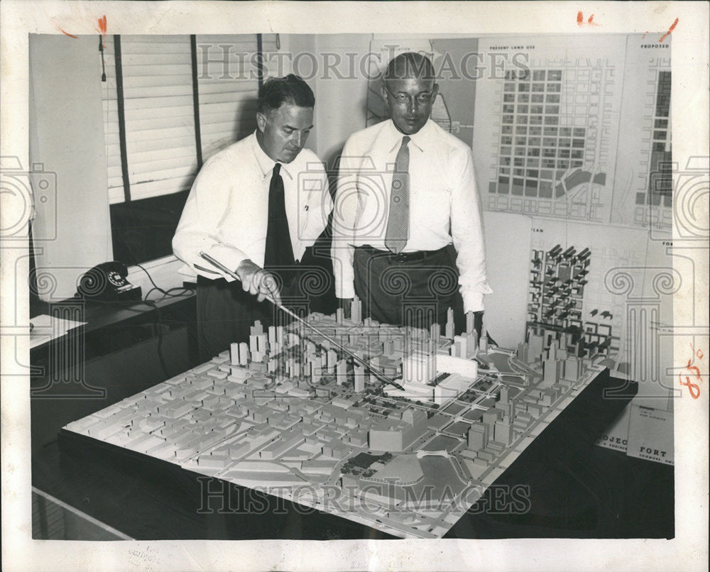 1955 Press Photo Earl Kribben Vice president Marshall Field Co director Dearborn - Historic Images