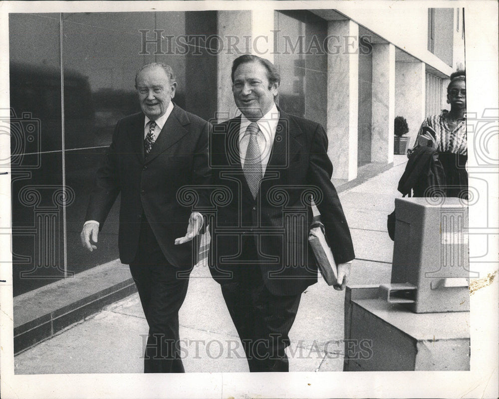 1974 Press Photo Thomas Keane Benedict Garmisa Battery Charges Trial - Historic Images