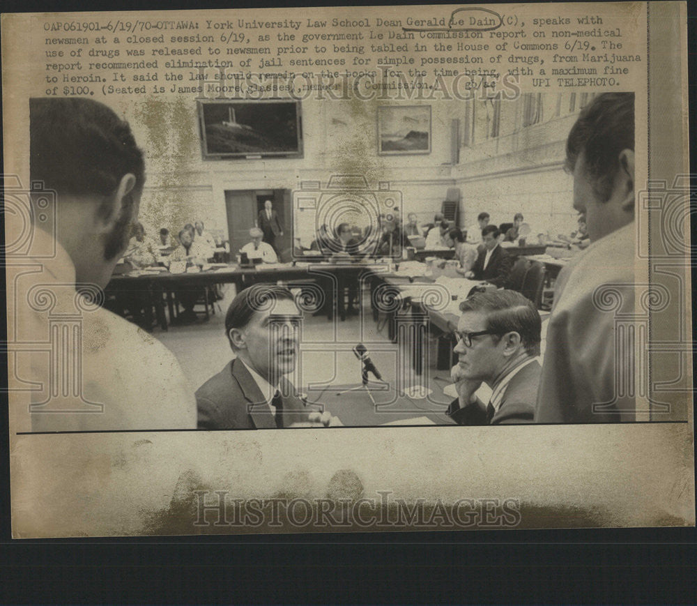 1970 Press Photo York University Law School Dean Gerald LeDain Speaking to Press - Historic Images