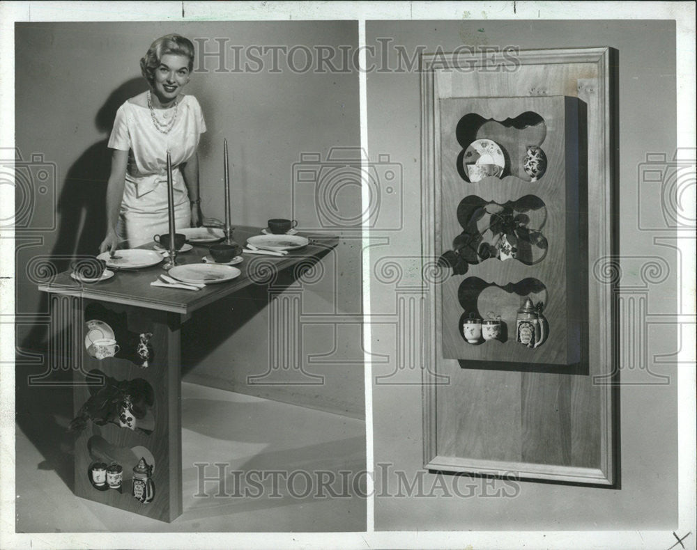 1970 Press Photo Actress Jewell Lain Demonstrates Easy Build Folding Wall Table - Historic Images