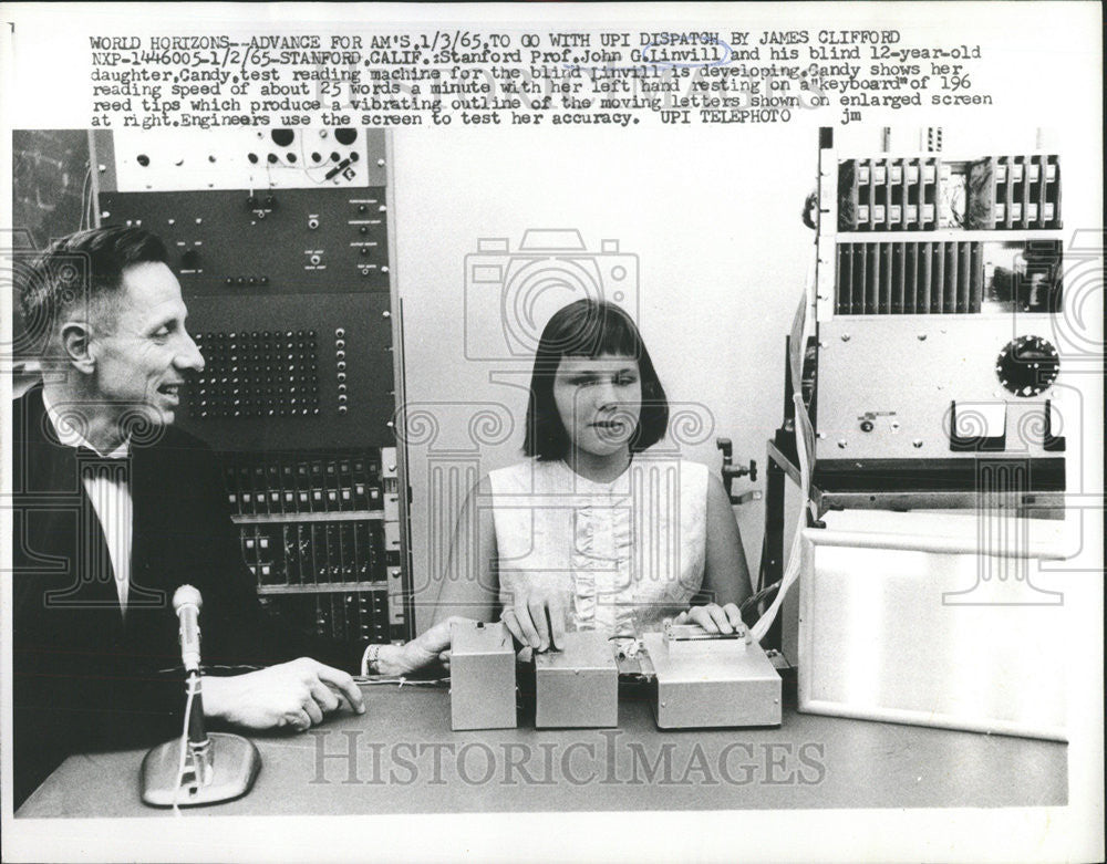 1965 Press Photo John Linvill And Blind Daughter Candy Test Reading Machine - Historic Images