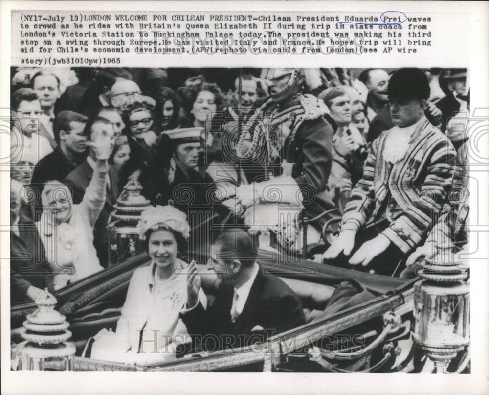 1965 Press Photo Chilean President Eduardo Frei Britain Queen Elizabeth II Snap - Historic Images