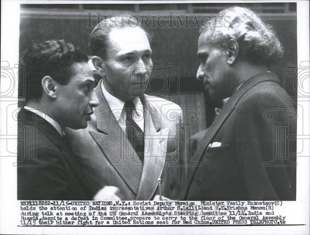 1956 Press Photo Vasily Kuznestov Holds Attention Of Lall Menon During Meeting - Historic Images