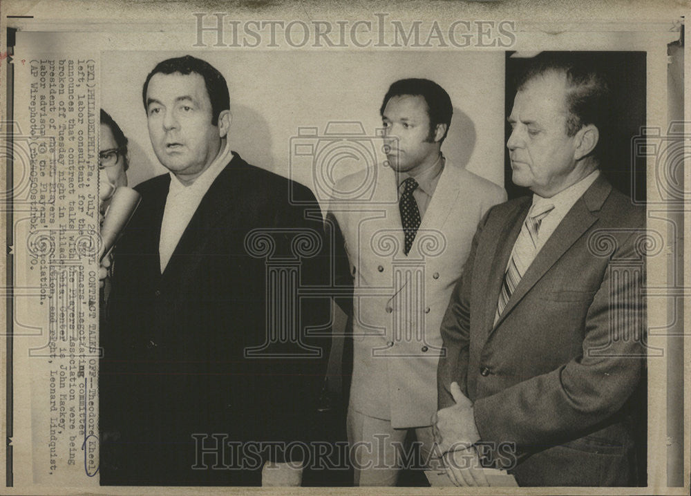 1970 Press Photo Theodore Wheellabor NFL Committee Players Association Owner - Historic Images