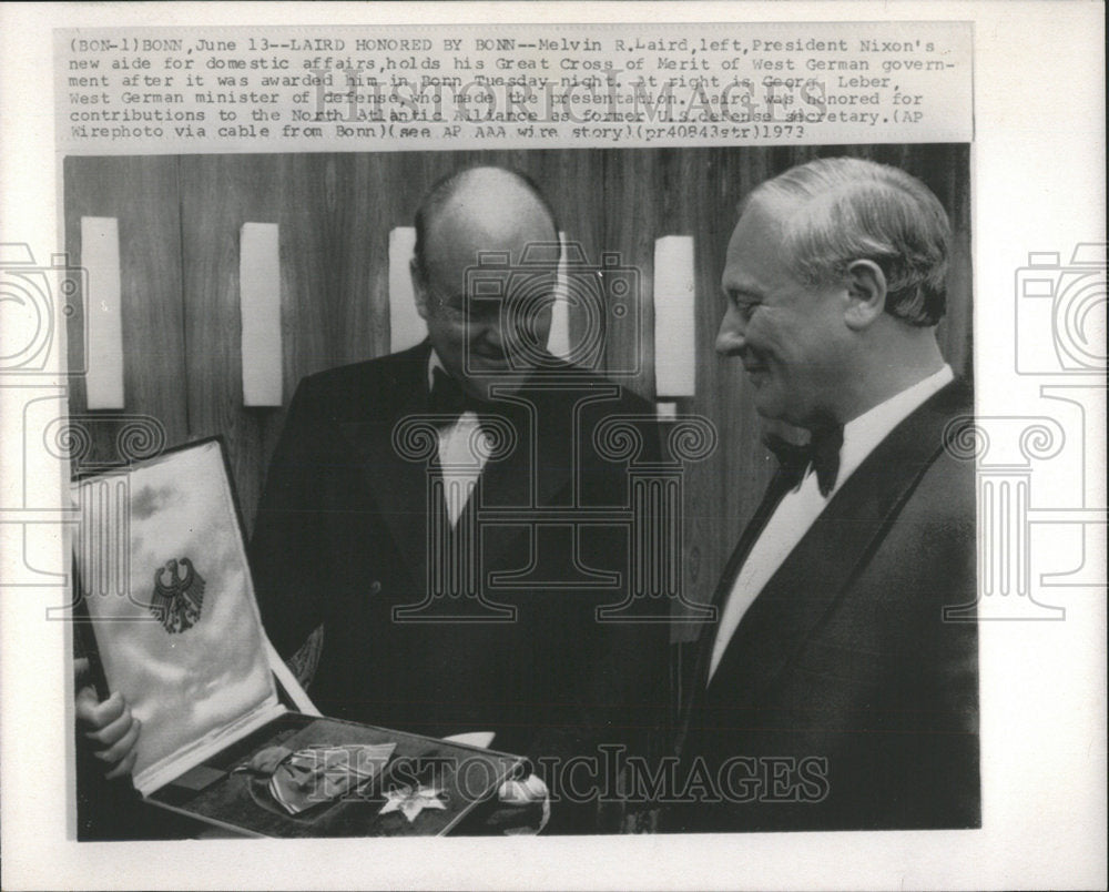 1973 Press Photo Melvin Laird President Nixon aide domestic affairs Cross Merit - Historic Images