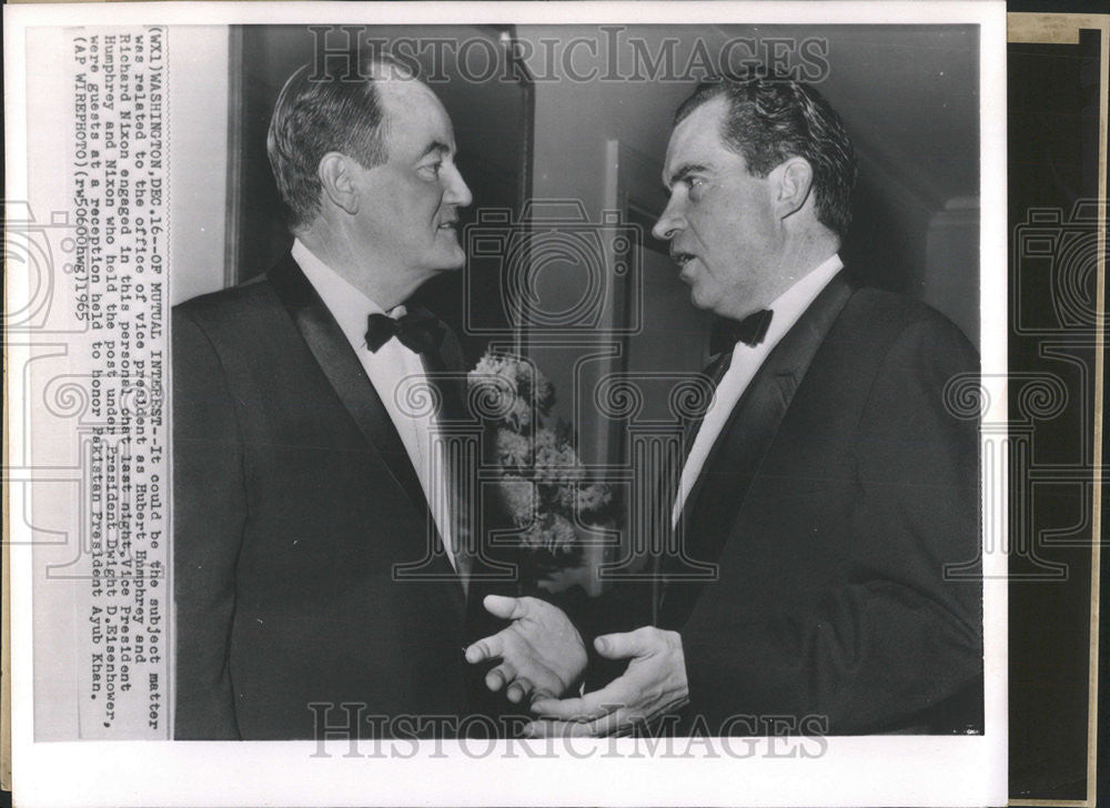 1965 Press Photo Hubert Humphrey and Richard Nixon Engage in Personal Chat - Historic Images