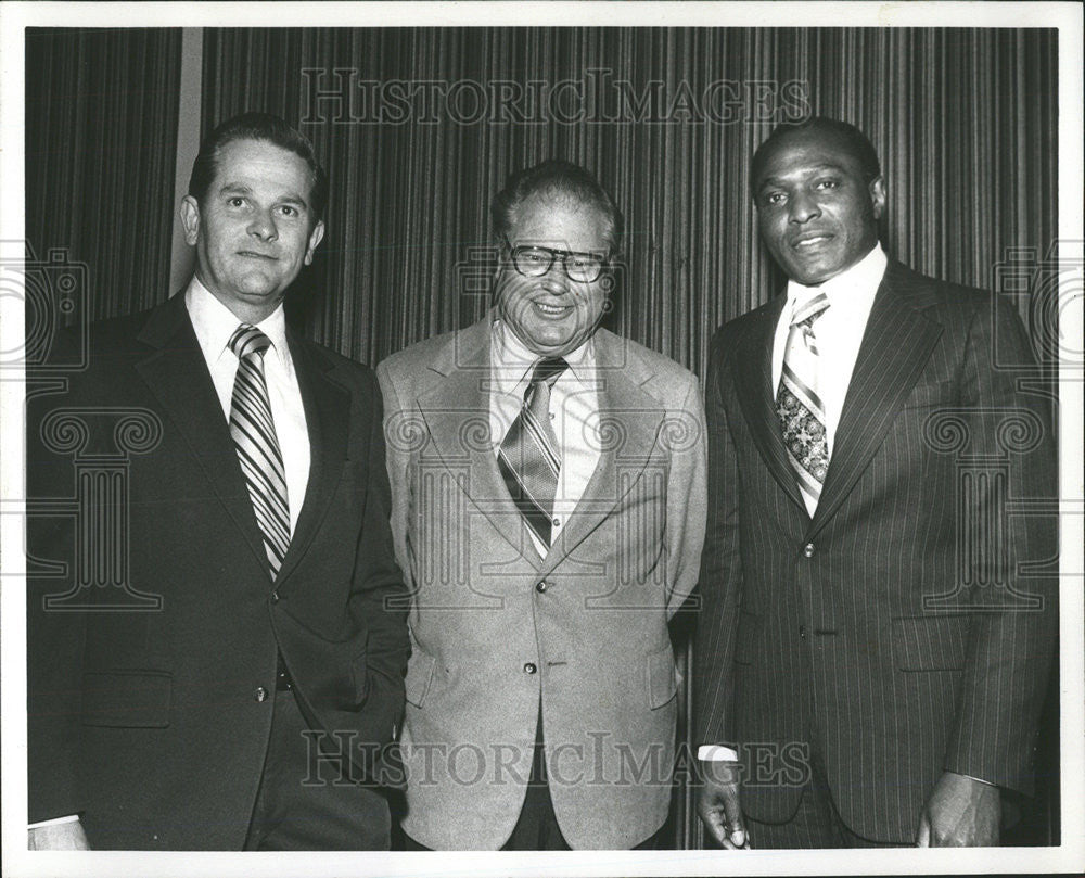 1975 Press Photo YMCA Finance Report Midland Hotel Jim Hill Hopkins Dan Danhauer - Historic Images