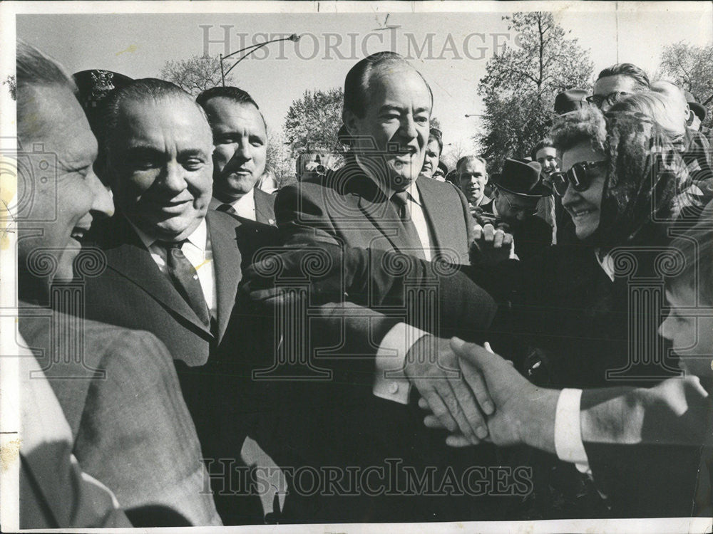 1968 Press Photo Shapiro Daley Humphrey Speech Hubert Humboldt Park Constitution - Historic Images