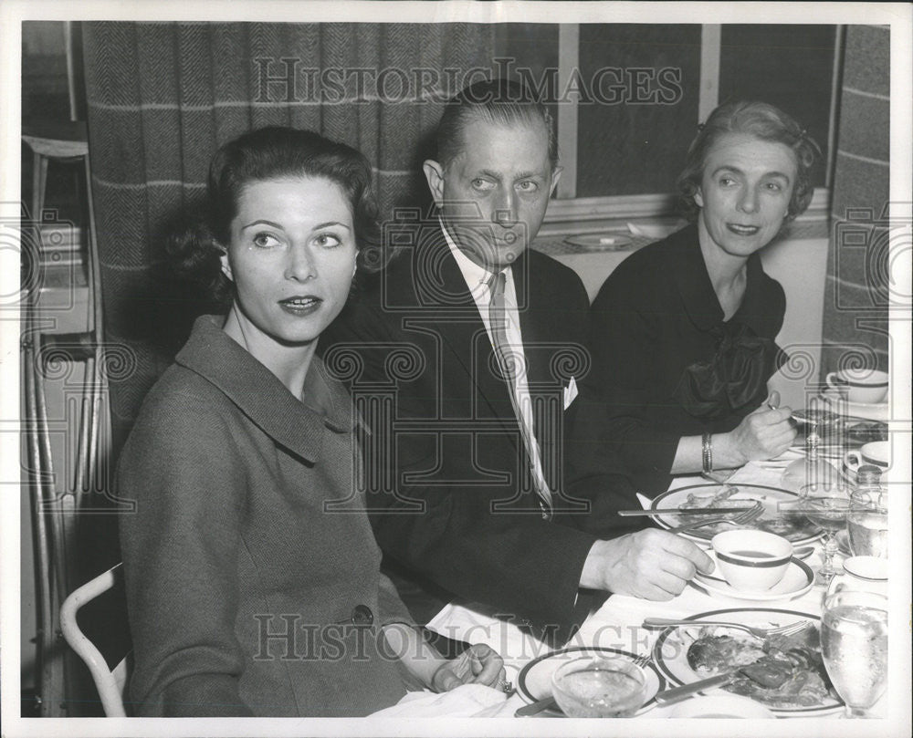 1958 Press Photo Tavern Club Mrs. Charles Jelke Mr. Norman Gerlach Mrs. Joanna G - Historic Images