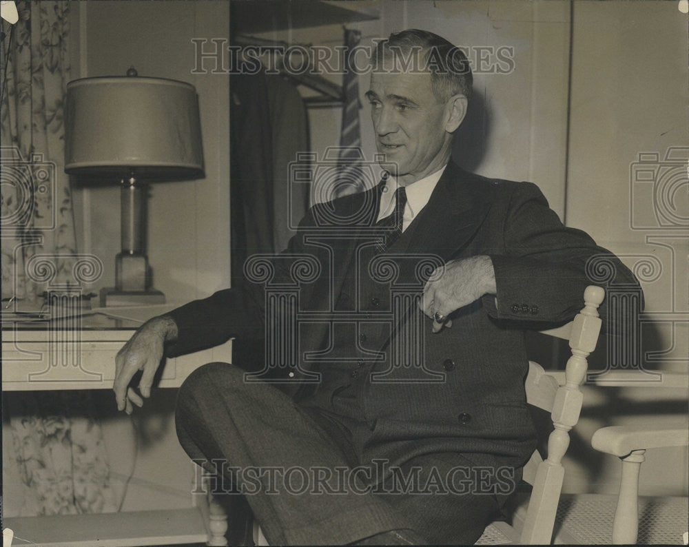 1943 Press Photo Gene Morgan Col Hugh Knerr Army Air Chieftain Billy mitchell - Historic Images