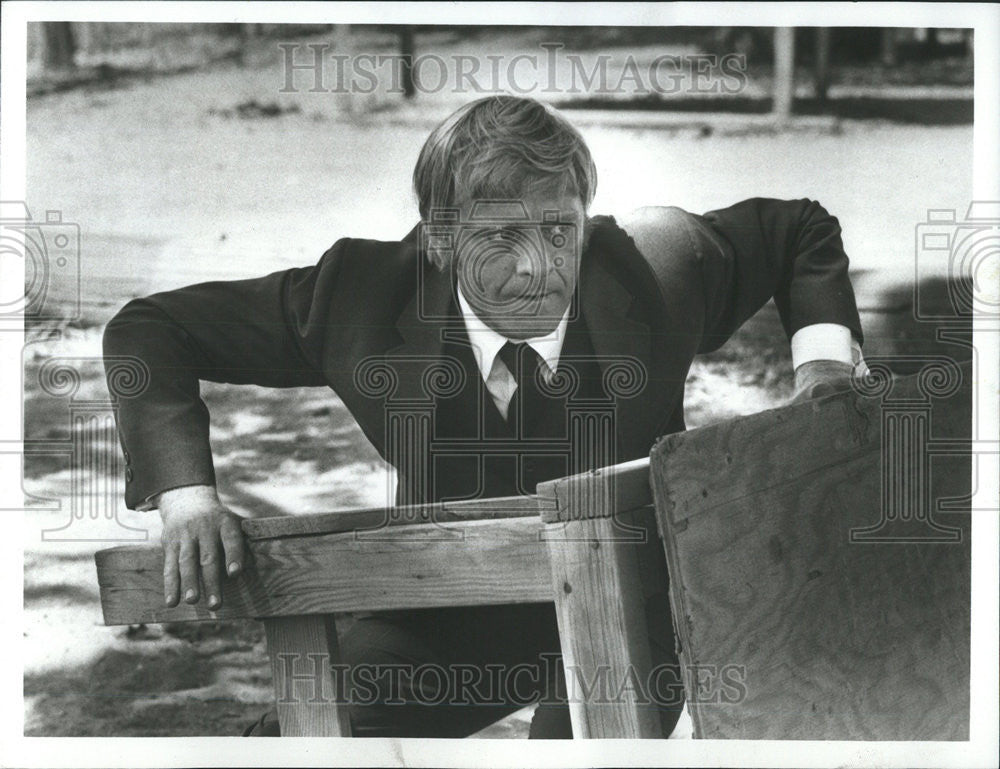 1970 Press Photo Don Knight Actor Fletcher White Horse Steel ABC Immortal - Historic Images