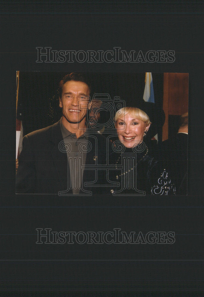 1997 Press Photo Arnold Schwarzenegger Hazel Gitlitz Owner Deerfield Megaplex - Historic Images