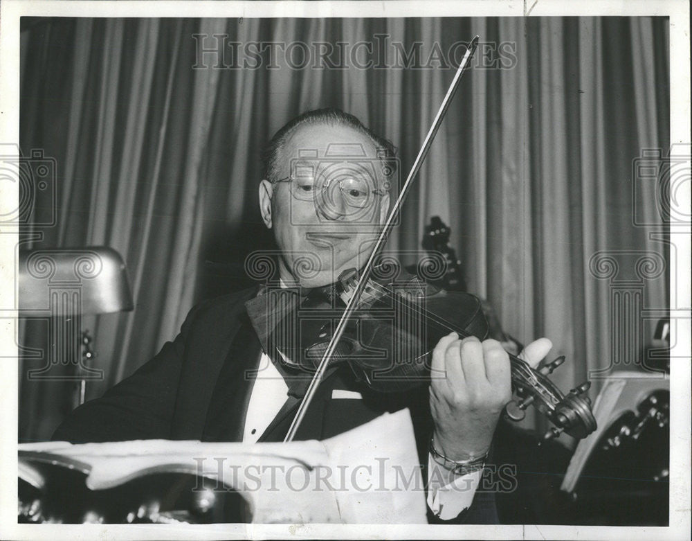 1960 Press Photo Ralph Ginsberg Maestro Empire Room Orchestra - Historic Images