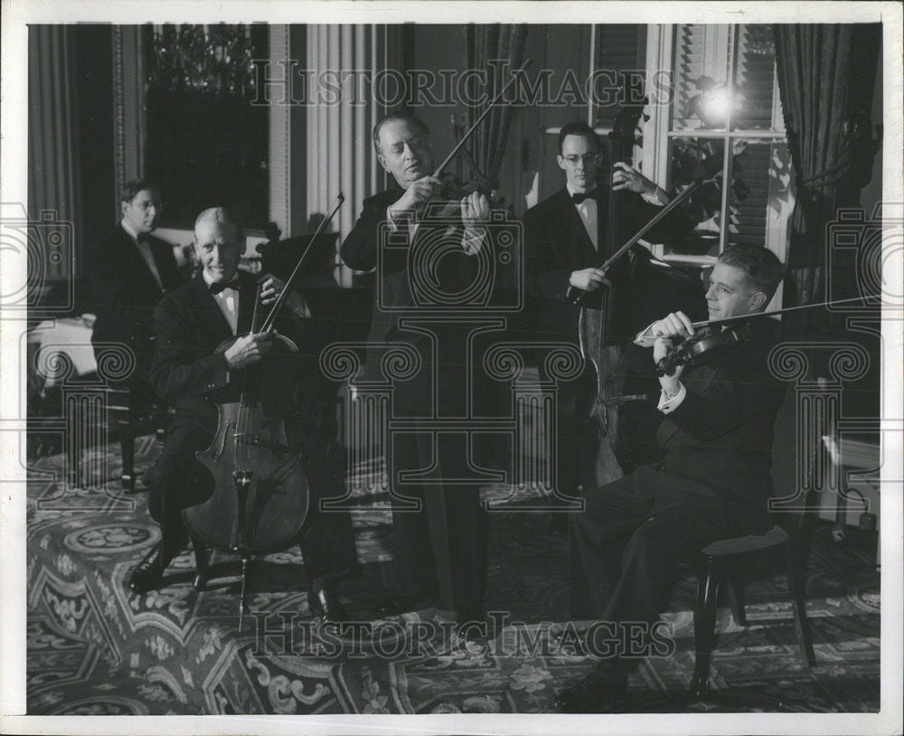 1957 Press Photo Ralph Ginsburg Prominent Violinists Victorian Room - Historic Images