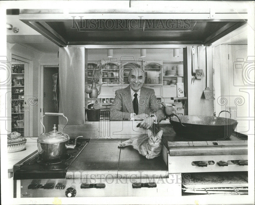 1981 Press Photo George Lang Owner Of Cafe des Artistes Restaurant New York City - Historic Images