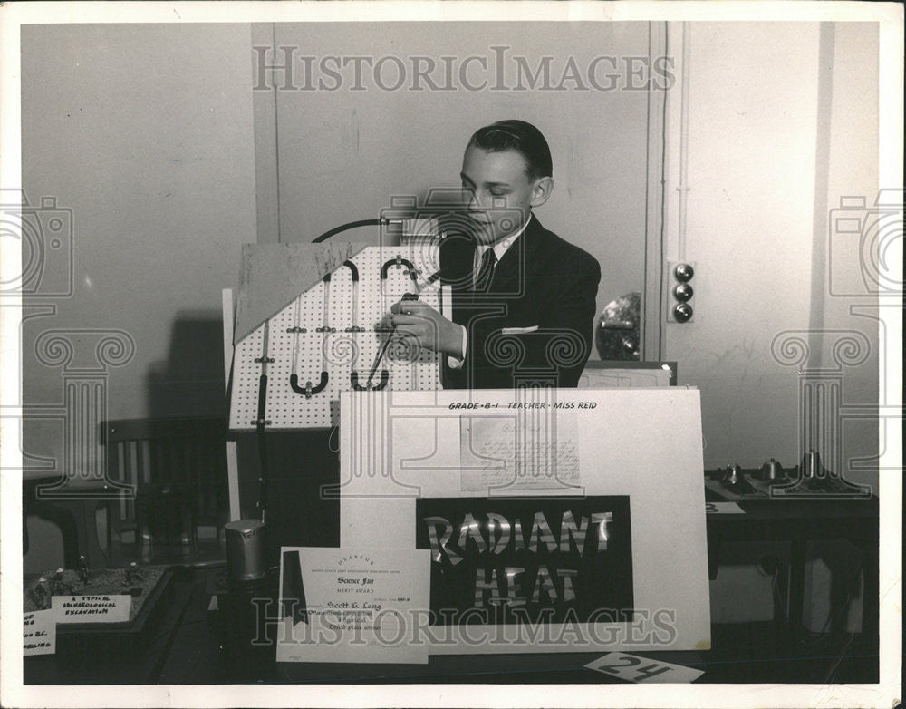 1961 Press Photo Scott Lang Third Place French Science Fair Orleans France - Historic Images