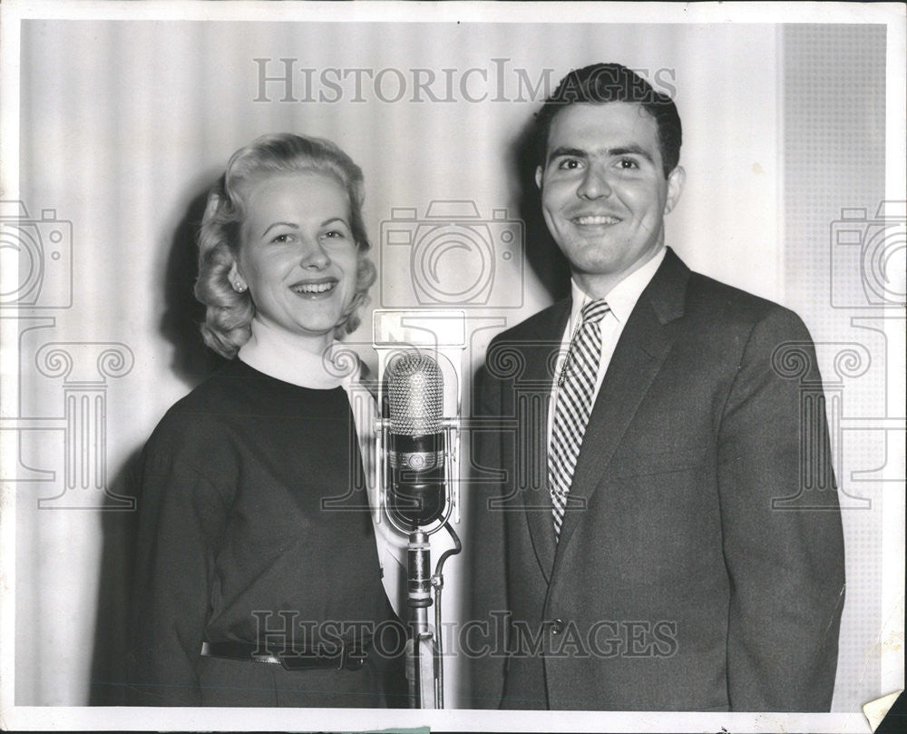 1956 Press Photo Harvest Moon Singer Gerry Lange - Historic Images