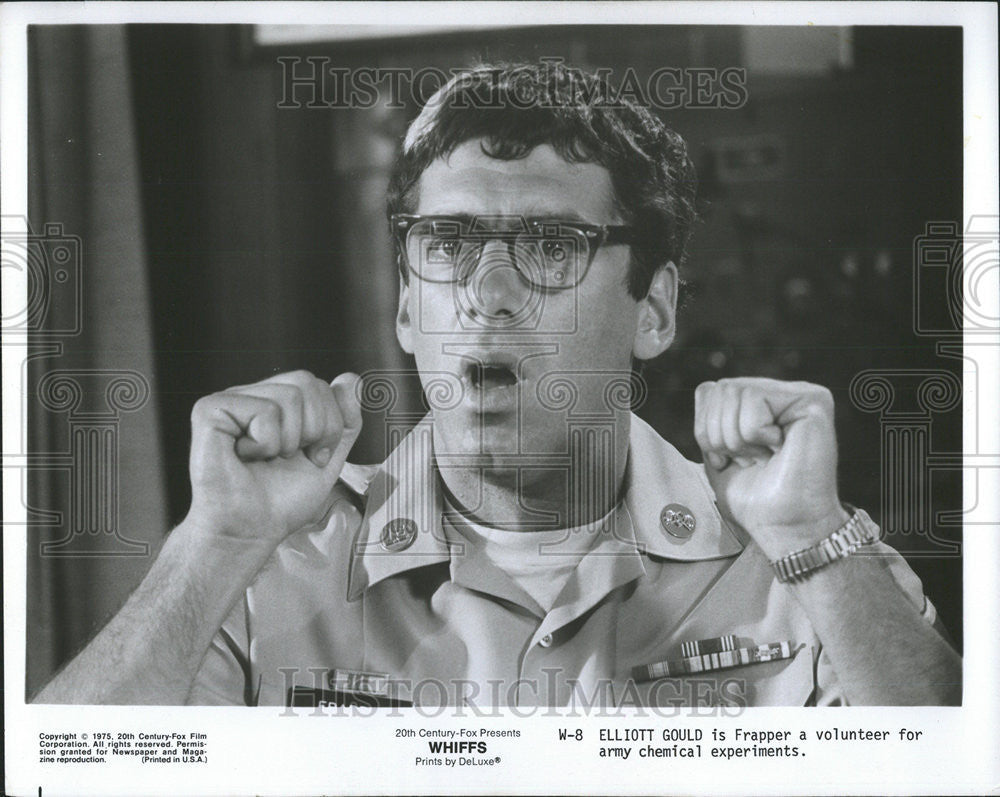 1975 Press Photo Whiffs Elliott Gould Frapper  Army Chemical - Historic Images