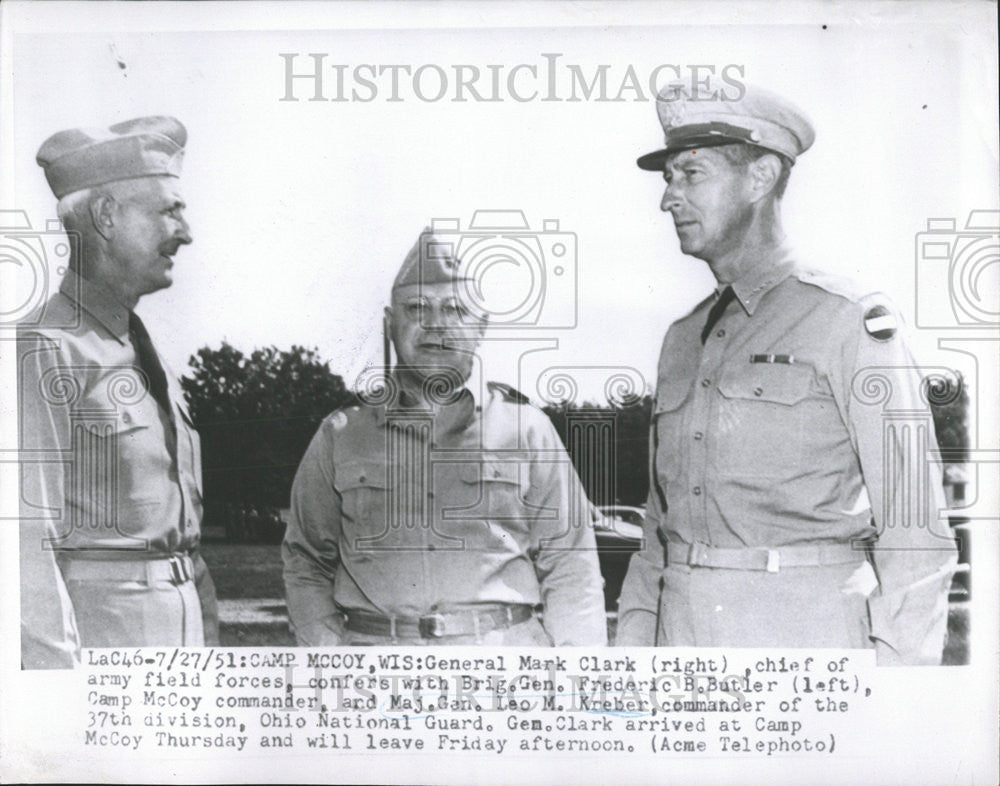 1951 Press Photo Mark Clark chief Army field forces General Fredric Butler Camp - Historic Images