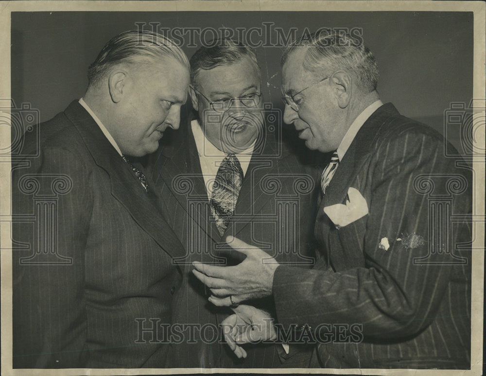 1946 Press Photo Peter Krier Martin Scotty Krier Trials - Historic Images