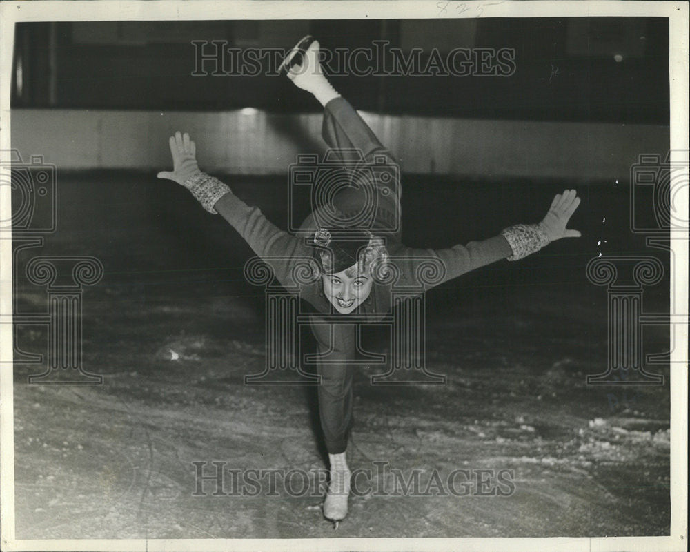 1938 Press Photo Glady Lamb Chicago Arena star artist Soldier Field rinks Snap - Historic Images