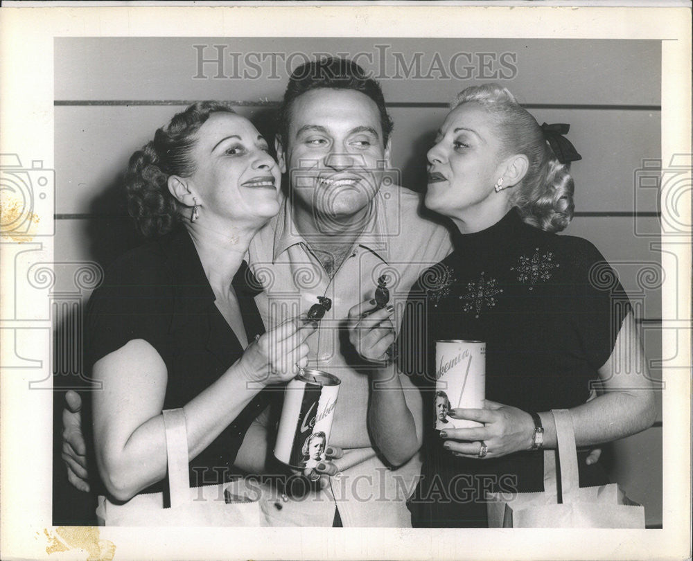 1954 Press Photo Frankie Laine Wife Nan Grey Chicago - Historic Images