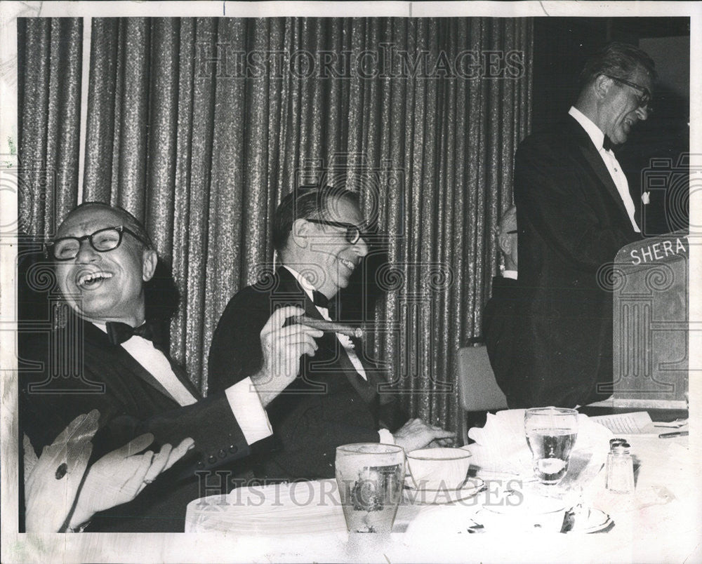 1967 Press Photo Phillip Dlutznick Gov Kener Drew Laugh Fishbein Israel Dinner - Historic Images