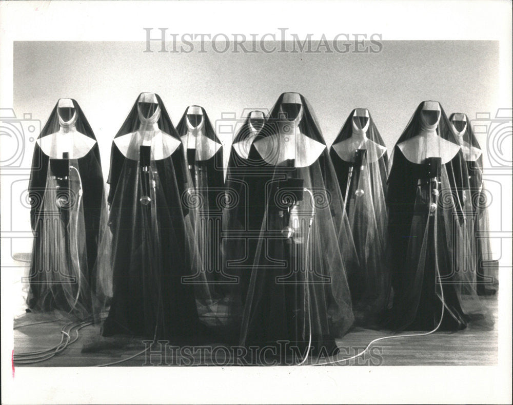 1991 Press Photo Donald Lipski Belles Museum Contemporary Art group Belle Snap - Historic Images