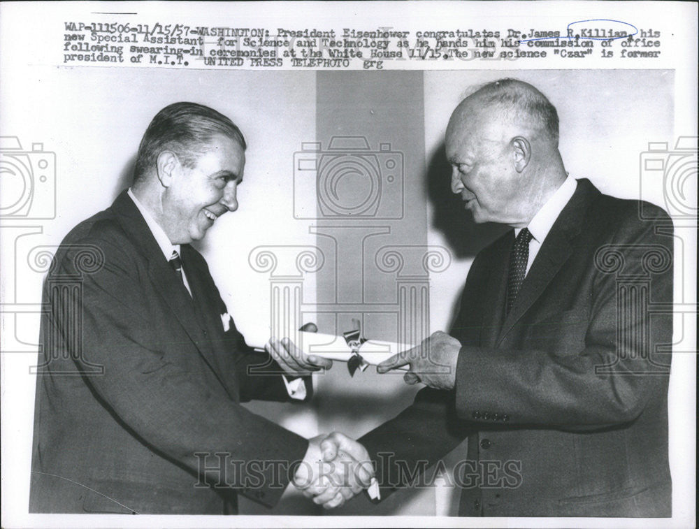 1957 Press Photo Pres Eisenhower congratulates Dr James Killian New Special Asst - Historic Images