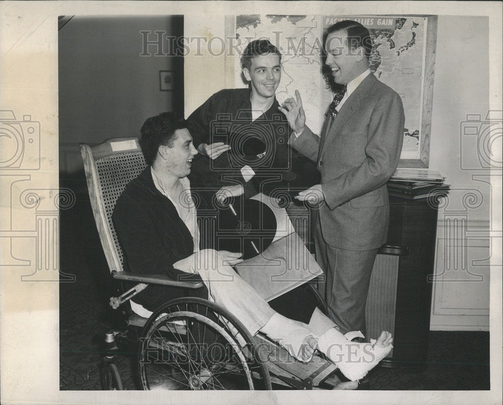 1945 Press Photo Lyon Haley President Ernest Weber Jerome Czajka Louis La Mair - Historic Images