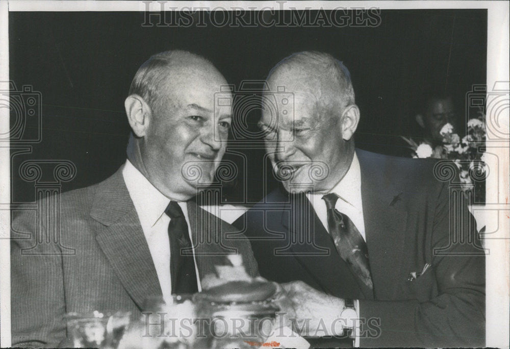 1955 Press Photo President Eisenhower Lean Talk John Knight Editor Publisher - Historic Images