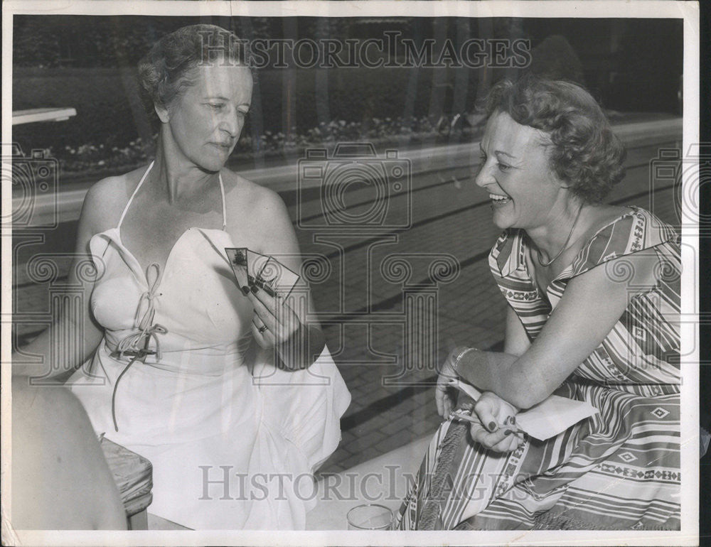 1957 Press Photo Mrs. James Knight Socialite Miami Beach Florida - Historic Images